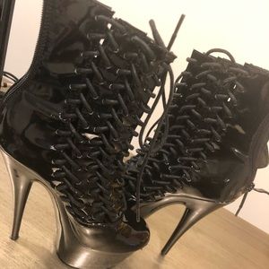 Pole dancing shoes